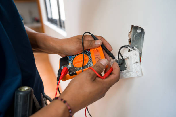 Best Affordable Emergency Electrician  in Greenwood, MS